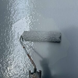 FRP防水工事工程⑥ 紫外線保護のためのFRPトップコートを塗布し仕上げる｜2回目